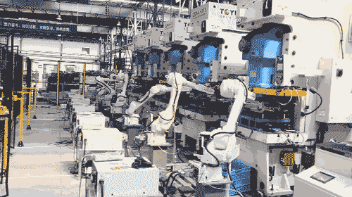 藍(lán)炬星 | 多臺(tái)連線沖床機(jī)器人