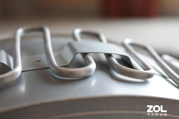 (風(fēng)機渦殼外側(cè)的電加熱管)