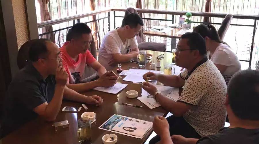 喜訊，湖南婁底毛總成功加盟藍(lán)炬星集成灶！