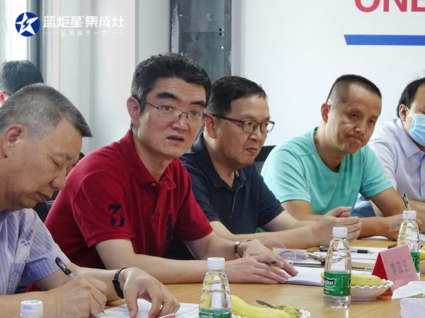 浙工大管理學(xué)院李書(shū)記對(duì)藍(lán)炬星集成灶的肯定