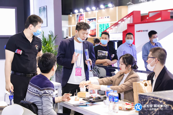 藍(lán)炬星現(xiàn)場(chǎng)講解