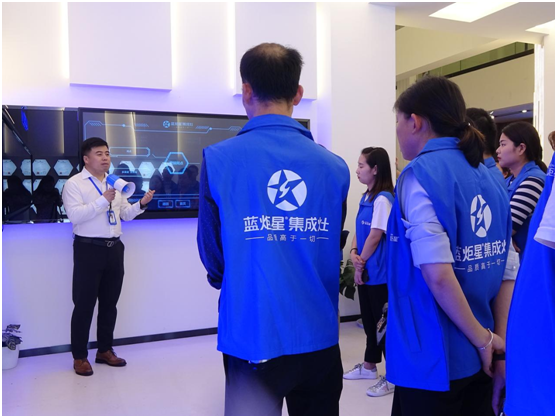 藍炬星集成灶加盟商培訓(xùn)