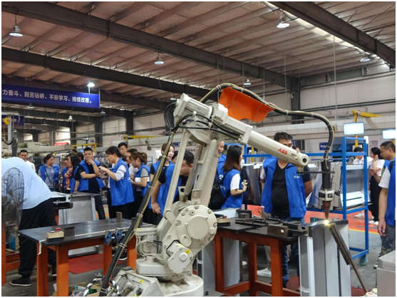 集成灶品牌加盟選擇藍(lán)炬星集成灶，抓住商機(jī)脫穎而出