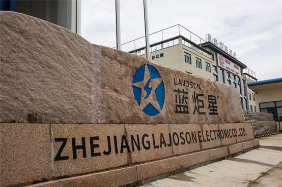 藍(lán)炬星集成灶代理如何脫穎而出？憑性能？憑智能？