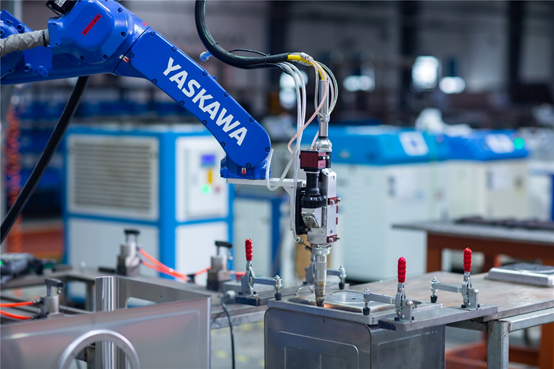 忙碌的日子，藍(lán)炬星蒸烤炸集成灶高效解鎖多道美食